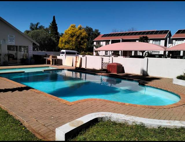 2 BEDROOM APARTMENT FOR SALE IN GLEN MARAIS